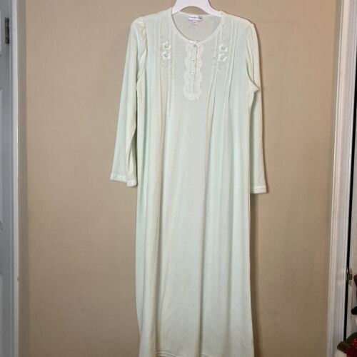 Primary image for Miss Elaine Sz M Nightgown~Embroidery Pleated Light Green~Cuddleknit Honeycomb