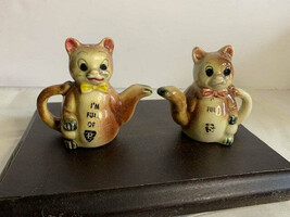 Vintage Cat salt &amp; pepper shaker set Japan - $15.21