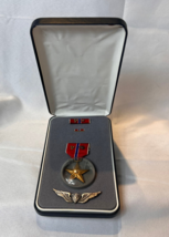 US Armed Forces Bronze Star Medal Ribbon Bar Valor Oak Leaf Achievement In Case - £181.97 GBP