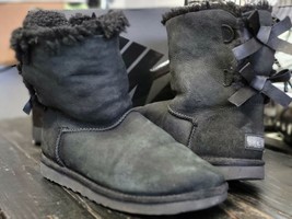 UGG 1016225 Bow Black Shearling Suede Boot Women size 8 - £36.94 GBP