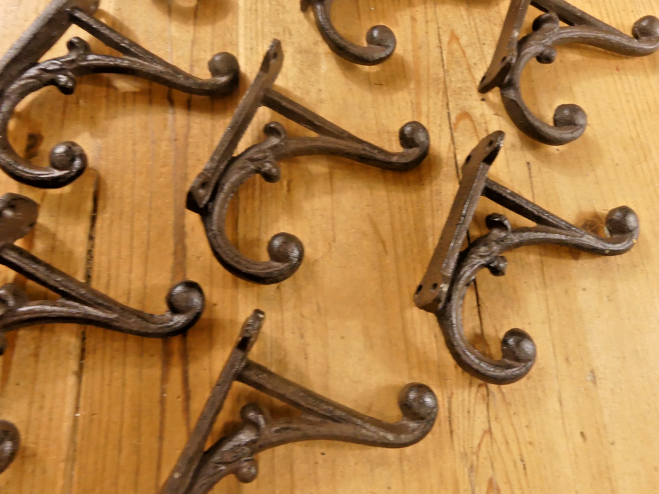 8 BROWN RUSTIC COAT HOOKS ANTIQUE STYLE CAST IRON 4.5" WALL DOUBLE RESTORATION ! Item image 8
