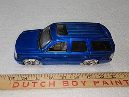 24FF65 TOY CAR, JADA, 2002 ESCALADE, SOLD AS IS, NO RETURNS - £7.38 GBP