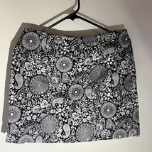 D.F.A. New York Black &amp; White Paisley Floral Mini Skirt  Size 8 - $14.85