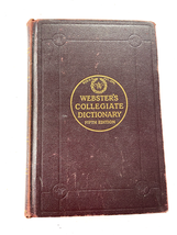 1941 HC Webster&#39;s Collegiate Dictionary Fifth Edition Thin Paper by Merr... - £25.70 GBP