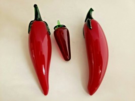 Red Chile Peppers 3 Handblown Glass 6 1/2&quot; and 3&quot; Long - £12.52 GBP