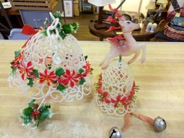 Vintage Mid Century Modern Mesh Plastic Christmas Bells Reindeer Holly Flower - £23.70 GBP
