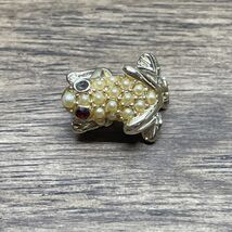 Vintage Silver Tone Faux Pearl Tree Frog Brooch Estate Jewelry Find KG - €8,44 EUR