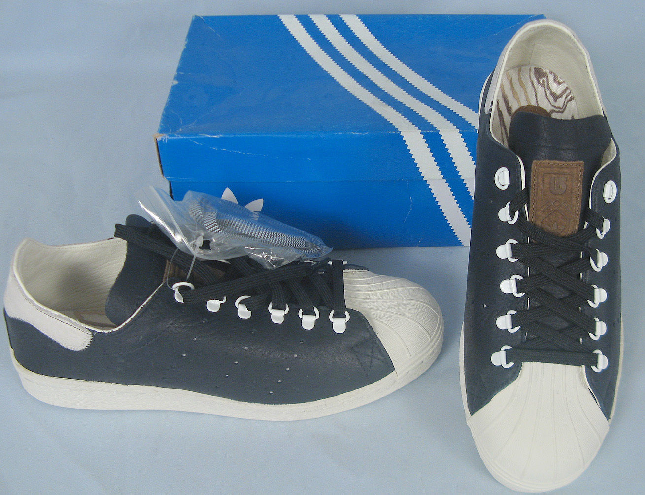 NEW Adidas Burton Snowboards Limited Edition 80 s Superstar Shoes Very Rare
