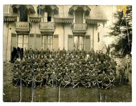 World War One Military Group Photo In Front of Large Fancy House - $37.72