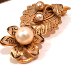 Vintage Antique Damascene &amp; Faux Pearl Floral Brooch Pin Gold Tone Old C clasp - £30.07 GBP
