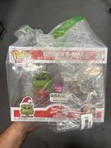 Funko POP! How The Grinch Stole Christmas Grinch with Max 2 Pack Flocked... - $940.83 MXN