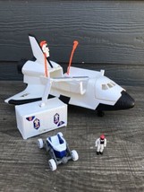 VTG 1997 Mattel Hot Wheels NASA Space Shuttle Ejecting Cockpit Astronauts Rover - £26.71 GBP