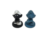 LOT OF 2 VINTAGE PLASTIC PEYO BULLY SMURFS MINI 1&quot; FIGURES BLUE + BLACK - £18.68 GBP