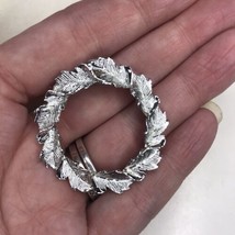 Vintage Gerry&#39;s Signed Leaf Wreath Brooch Silver Tone - £7.49 GBP