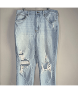 No Boundaries Blue Boyfriend Jeans with Distressed Style - $181.90 MXN