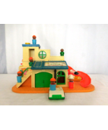 Fisher Price Vintage Little People Sesame Street Club House #937 + People - $44.55