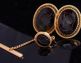 Vintage Black Cameo Cufflinks / Gold filigree frame / matching intaglio tie tack - £131.89 GBP