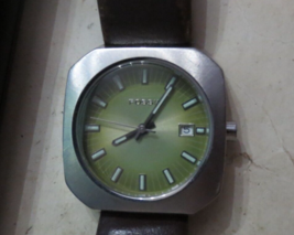 Fossil Green dial Quartz Analog Men&#39;s Watch Date JR-8010 square bezel - £9.77 GBP