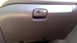 SEQUOIA   2006 Glove Box 92526521 - $1,203.03 MXN