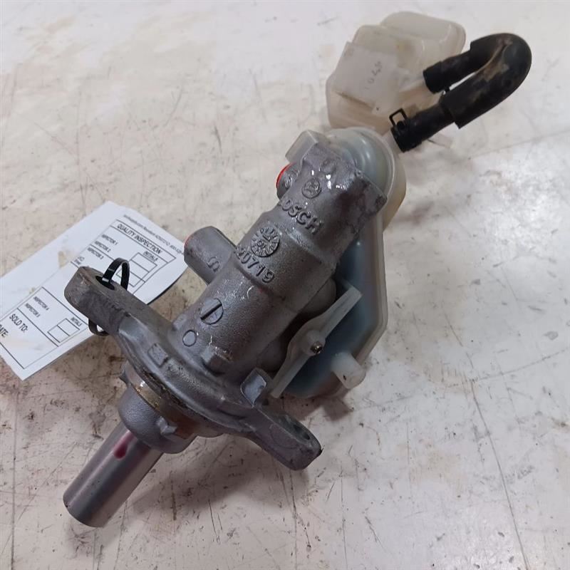 Brake Master Cylinder Fits 16 MAZDA CX-3 Item image 3