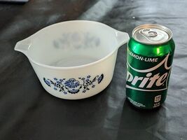 Vintage Pyrex Blue Onion Floral Casserole Dish No Lid 473 1 Quart VGC - $34.96 CAD