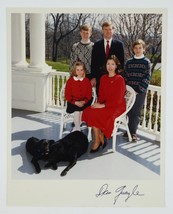 Dan Quayle With Family 8x10 Autopen Photo Vice President - £6.30 GBP