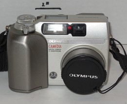 Olympus CAMEDIA C-3020 zoom 3.2MP Digital Camera Metallic Silver Tested Works - £26.88 GBP