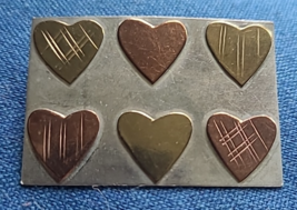 Metal Heart Booch Primitive Valentine&#39;s Day Love Clothing Accessory Nice - $220.95 MXN