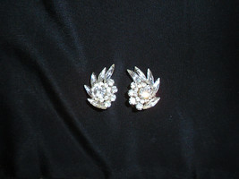 Vintage Rhinestone Fan Clip On Earrings Vintage Jewelry  - £15.50 GBP
