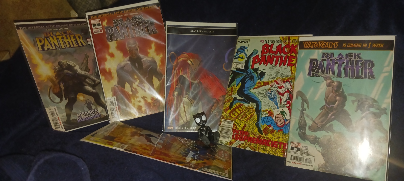 BLACK PANTHER GRAPHIC NOVEL COLLECTORS COLLECTION W/ FIGURE/ fr SHIPPING  - $39.99