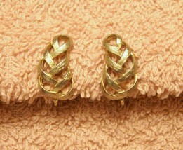 Avon Earrings Clip On Style Textured Weave Ribbon Swirl VTG 1980s Gold Tone - $12.85
