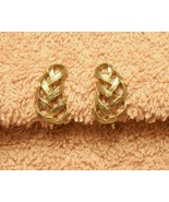 Avon Earrings Clip On Style Textured Weave Ribbon Swirl VTG 1980s Gold Tone - £10.10 GBP