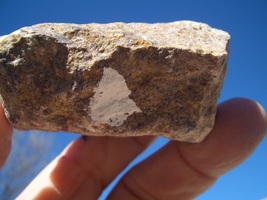 URANINITE (PITCHBLENDE)  ROCK  6.0 OZ;   18,400. CPM    $20.00 plus  $12... - $20.00