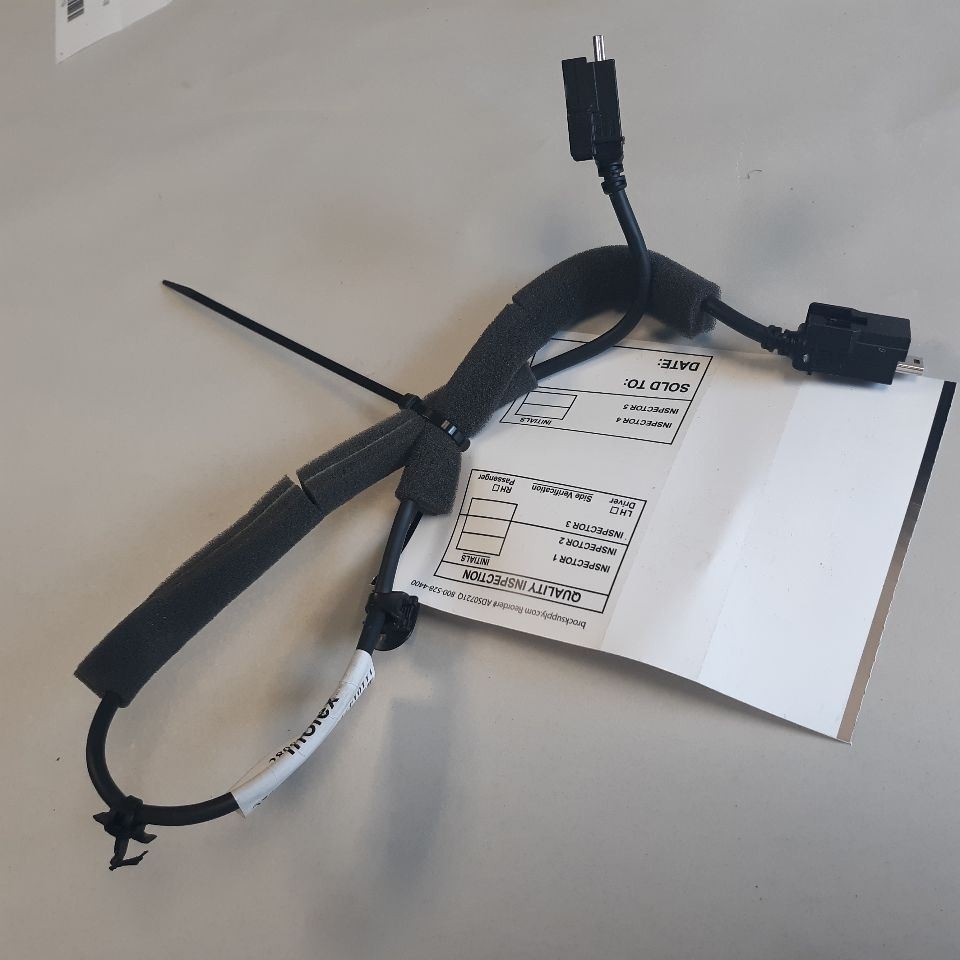 Nissan Versa USB Cable {280885RL0A}  2023 2022 2021 2020Inspected, Warra... - £20.82 GBP