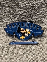 DISNEY WDW 2002 PASSHOLDER EXCLUSIVE MICKEY MOUSE DANGLE PIN KG - £17.12 GBP