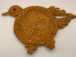 Vintage Bird Shaped road runner Hand Woven Straw Trivet basket tray Boho - £19.57 GBP