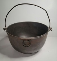 Unmarked Griswold No. 2 Cast Iron Stew Pot Marked &quot;Erie&quot; on the Bottom - £119.23 GBP