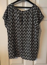 Lily White Brand Short Sleeve Black W White &amp; Cut Outs Juniors Sz XL NWT - £11.16 GBP