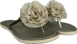 Nine West Zorao Women&#39;s Ivory Silver Rose Thong Sandals Sz 6.5 - £15.71 GBP