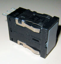 Honeywell AML21EBA2AA Pushbutton Switch, 3A, 1P, SPDT, MOM - USED With B... - $24.99
