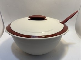 Tupperware 4-pc Serving Dinner Soup Bowl + Lid + Spoon. UNUSED. - $24.74