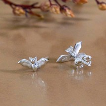 Sterling Silver Dimensional Tiny Bat Post Earrings 5x10mm - $398.24 MXN