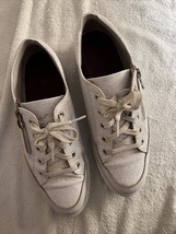 Munro Gabbie Sneakers-White Combo 9.5M - $965.64 MXN