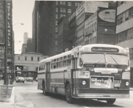 Chicago Transit Authority CTA Bus #5511 Route 56 Gilbey&#39;s Gin Billboard Photo - £7.43 GBP