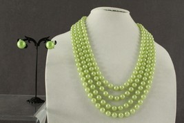 VINTAGE Plastic Mint Green Beaded Necklace 106&quot; Opera Length &amp; Clip Earrings Set - £12.42 GBP
