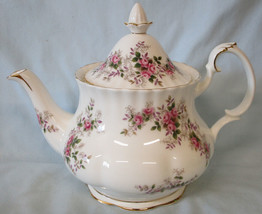 Royal Albert Montrose Shaped Lavender Rose Tea Pot, 5 Cups, Seconds - £73.85 GBP