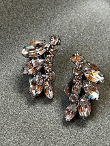 Vintage Clear Rhinestone Spray Silvertone Clip Earrings – 1 x 0.5 inches – - £11.85 GBP