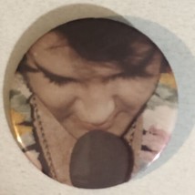 Elvis Presley Pinback Button Elvis Singing J4 - £5.33 GBP