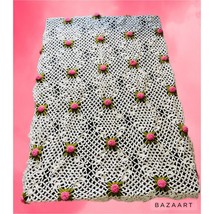 Vintage 3D Reversable Crocheted Floral Throw - £28.42 GBP