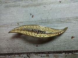 Vintage Gold Tone 835 Silver Filigree Delicate Leaf Brooch w/ Black Rhinestones - £16.46 GBP